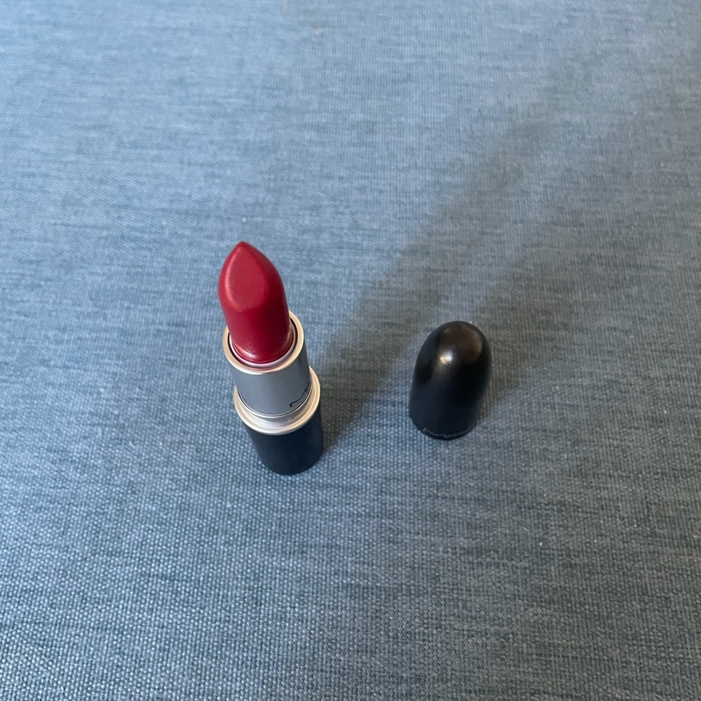 MAC Russian Red 612 lipstick